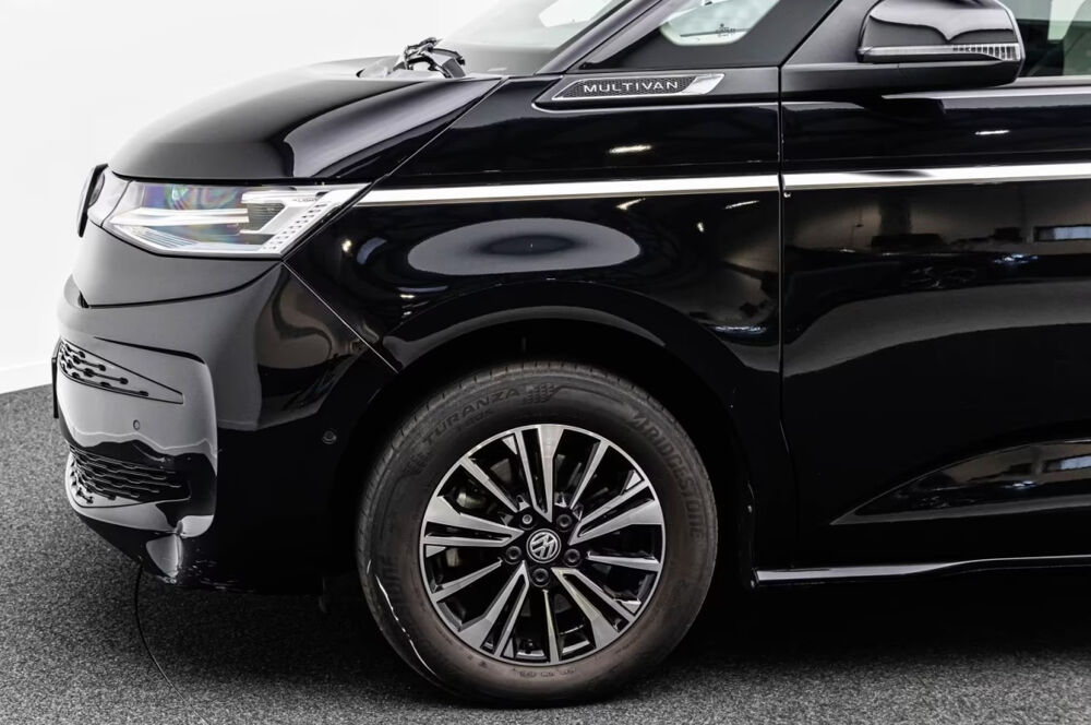 MULTIVAN Multivan Court 1.4 eHybrid 218 DSG6 Style 2023 occasion 85600 Montaigu