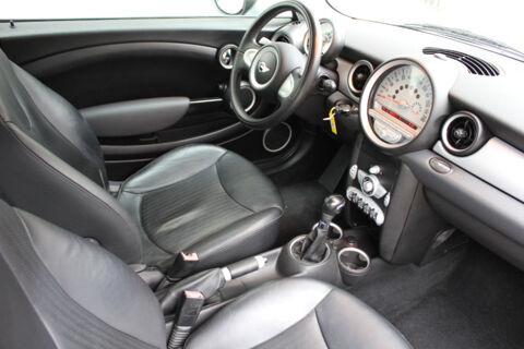 Cooper 1.6i 120ch Auto. CUIRCHAUF/CLIM/JA/GAR12MOIS 2007 occasion 59280 Armenti&egrave;res