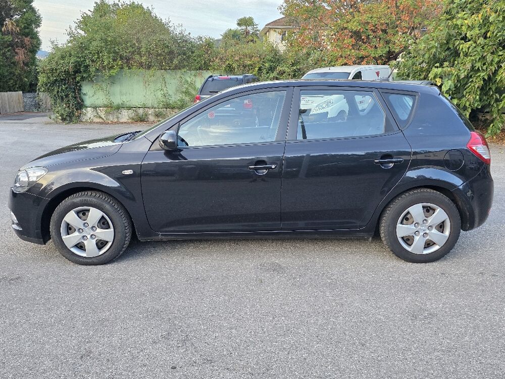 Ceed 1.4L 90 Euro 5 Style 2011 occasion 38190 BERNIN