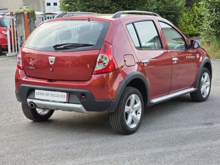Sandero 1.6 MPI 90 1&deg;main 2011 occasion 38190 BERNIN