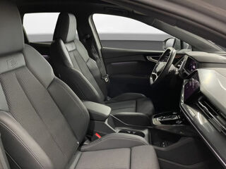 Q4 e-tron 45 quattro 265 ch 82 kW S line 2022 occasion 85600 Montaigu