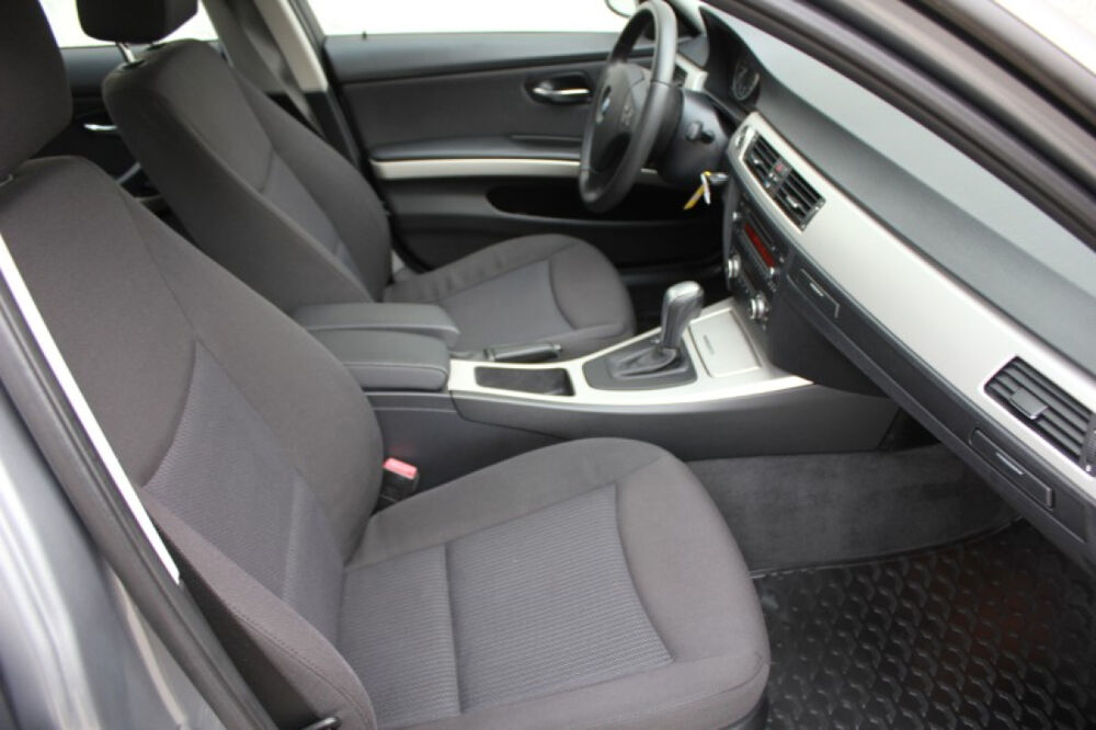 S&eacute;rie 3 318i 143ch Auto. REGVIT/PARKSENSOR/BLTH/JA/GAR12MOIS 2011 occasion 59280 Armenti&egrave;res
