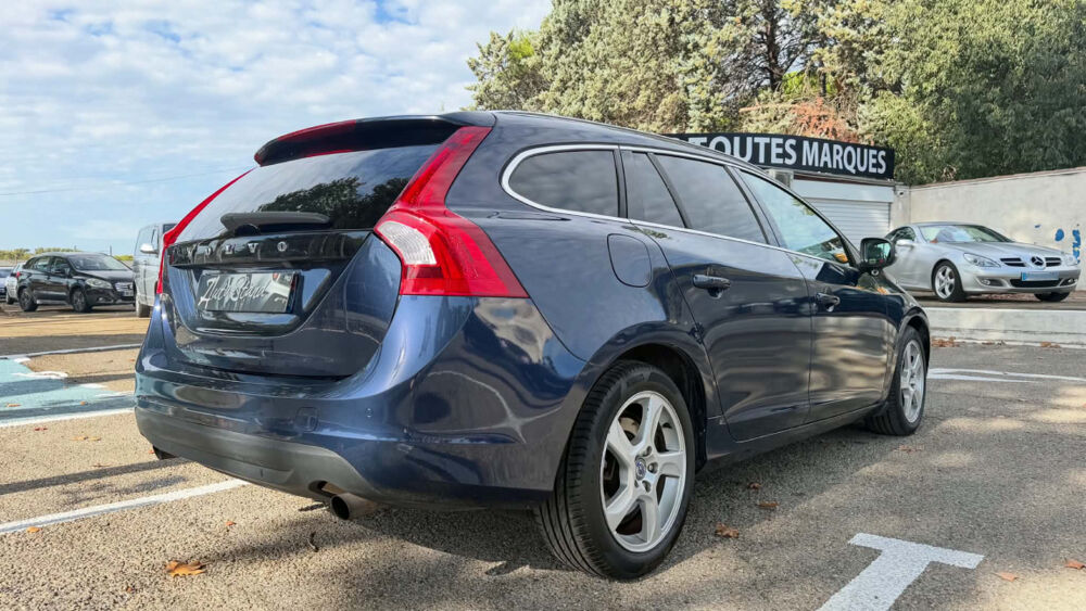 V60 1.6 T3 150 ch XENIUM 2012 occasion 30620 Bernis