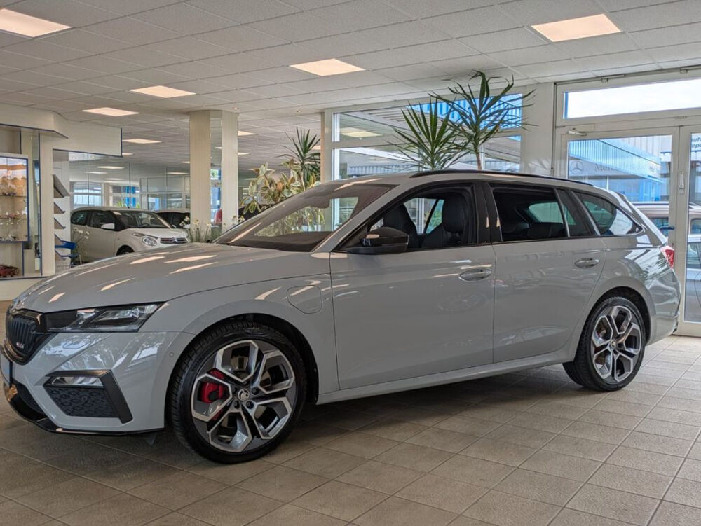 Octavia Combi 1.4 TSI iV 245 ch DSG6e RS 2021 occasion 85600 Montaigu