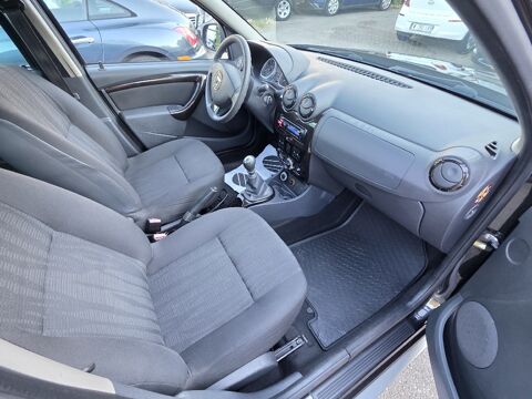 Duster 1.6 16v 105 4x4 Laur&eacute;ate 2010 occasion 38190 BERNIN