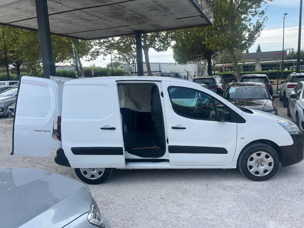 Partner 1.6 BLUEHDI 100 PREMIUM 1&egrave;re Main 2018 occasion 84000 AVIGNON