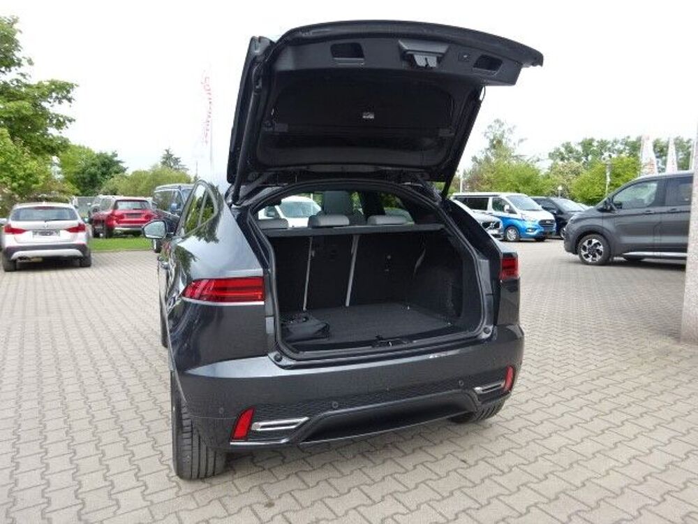 E-PACE E-Pace P-300e ch PHEV AWD BVA R-Dynamic 2022 occasion 85600 Montaigu
