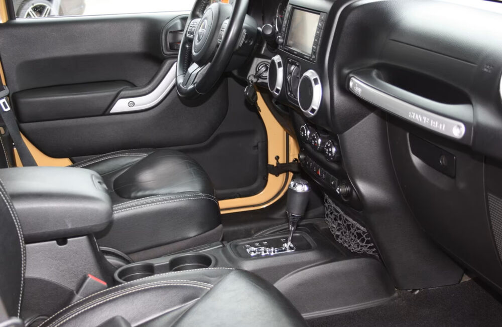 Wrangler 2.8 CRD 200 Unlimited Sahara A 2014 occasion 85600 Montaigu