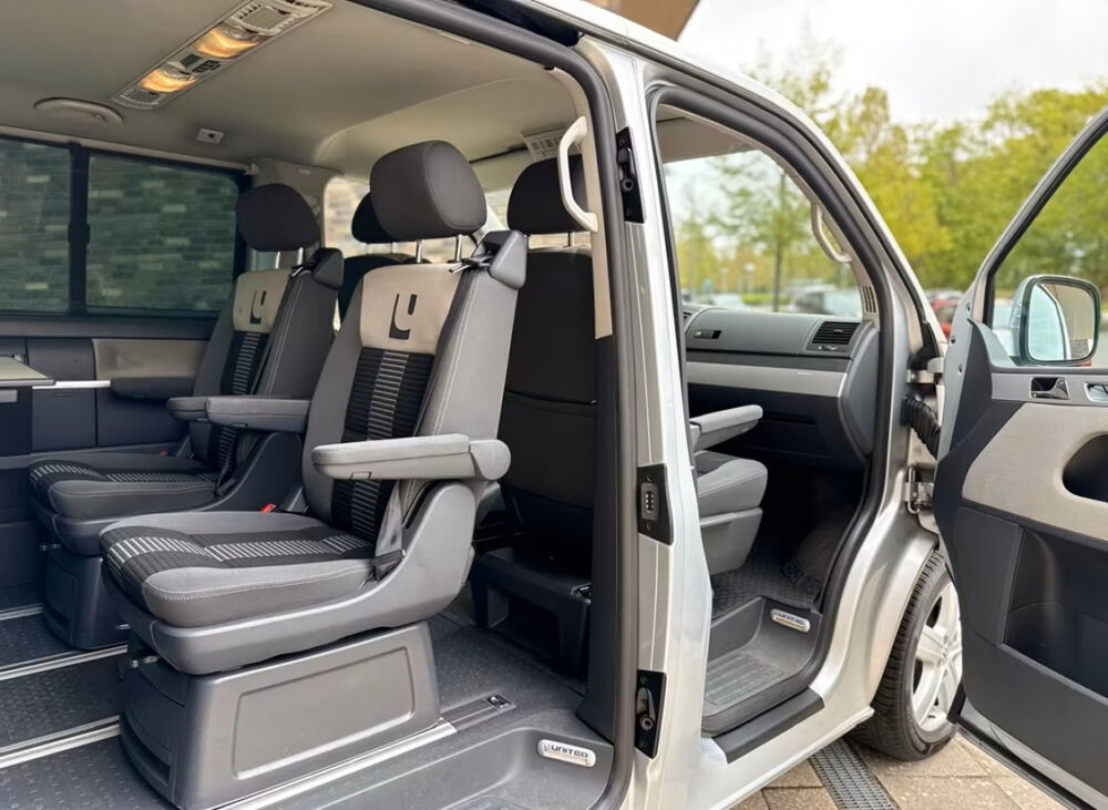 MULTIVAN Multivan 2.5 TDI 130 United Tiptronic 2009 occasion 85600 Montaigu