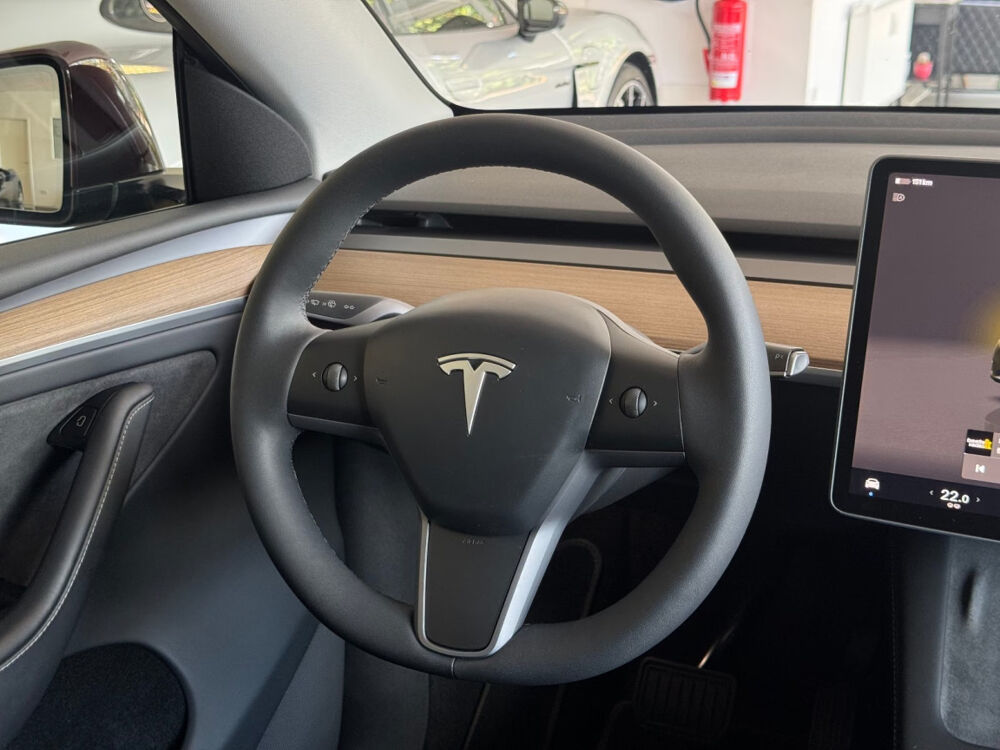 Model Y MODEL Y Grande Autonomie Dual Motor AWD 2024 occasion 85600 Montaigu