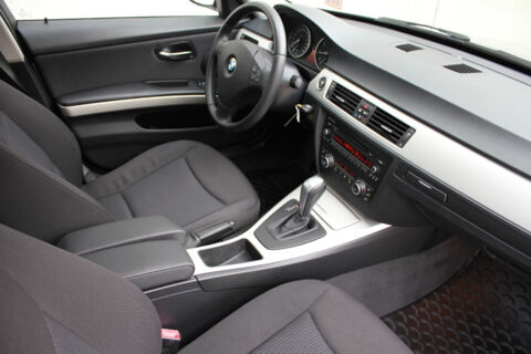 S&eacute;rie 3 318i 143ch Auto. REGVIT/PARKSENSOR/BLTH/JA/GAR12MOIS 2011 occasion 59280 Armenti&egrave;res