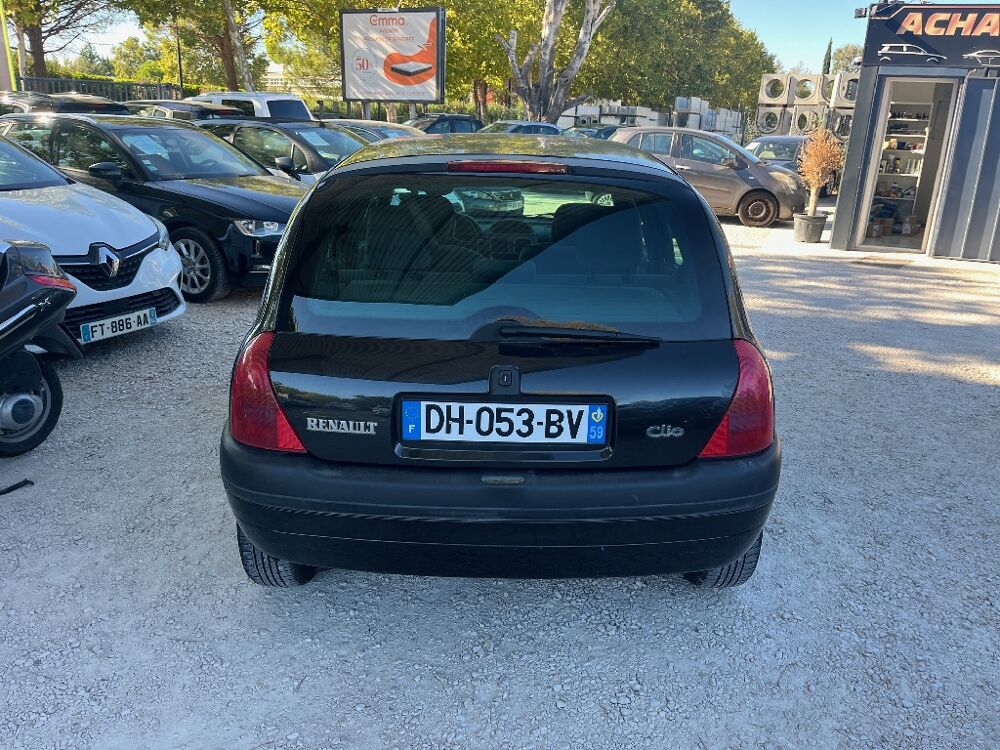 Clio 1.9 dti 80ch Moteur chang&eacute; 2000 occasion 84000 AVIGNON