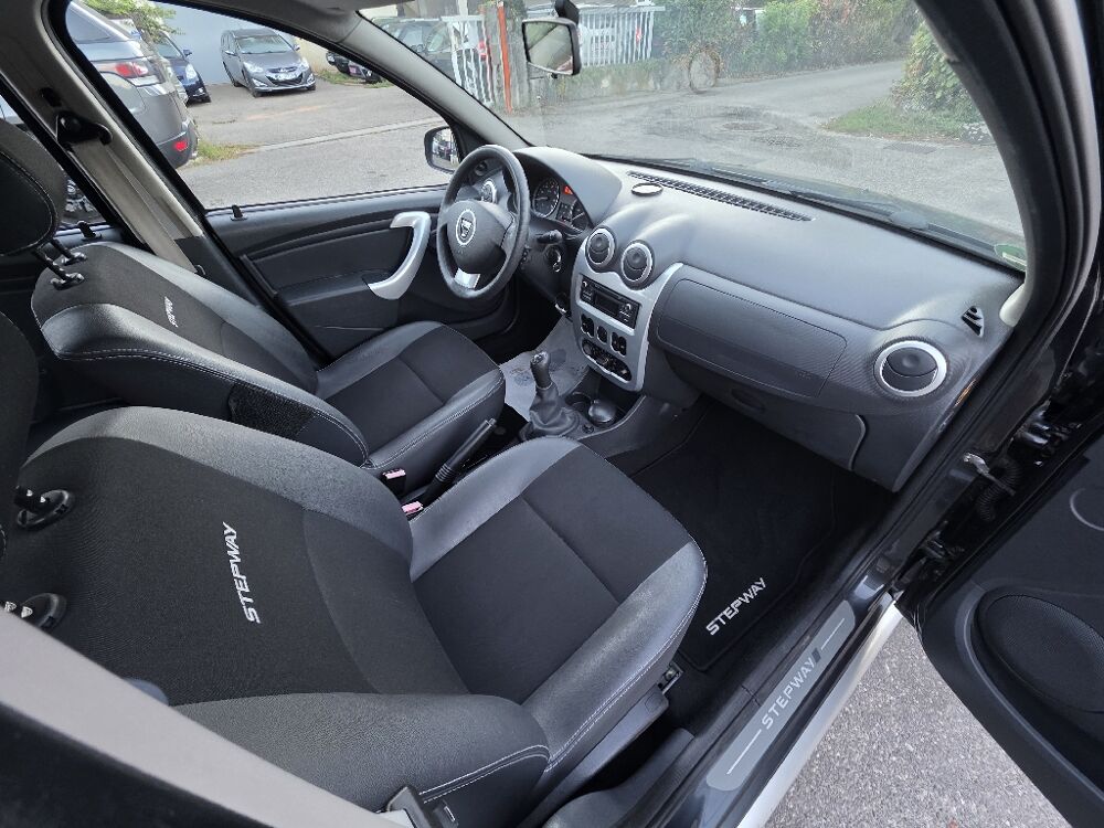 Sandero 1.6 16V 105 Bioethanol Stepway 2012 occasion 38190 BERNIN