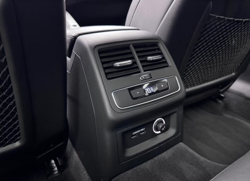 A4 Avant 40 TDI 190 S tronic 7 S line 2019 occasion 85600 Montaigu