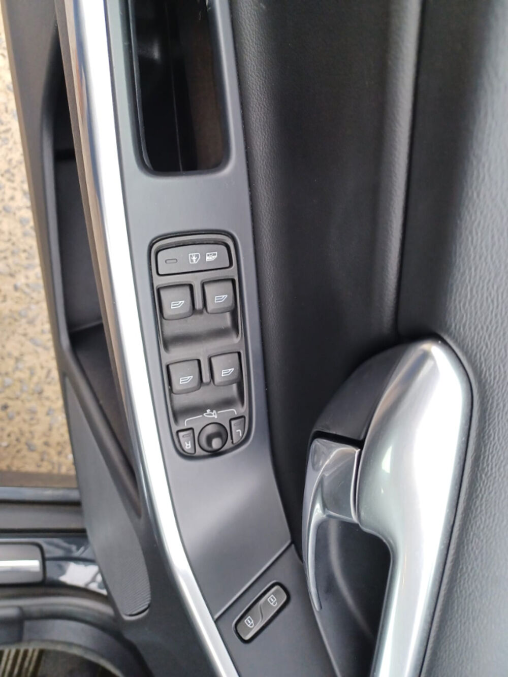 XC60 D4 2.4D 5 CYL AWD 190 ch CUIRCHAUF/TOPANO/PDC/CAM/REGUL/LIM/ 2017 occasion 59280 Armenti&egrave;res