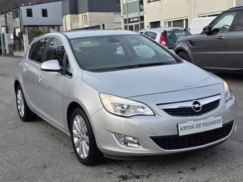 Astra 1.4 Turbo 140 ch Cosmo 2010 occasion 38190 BERNIN