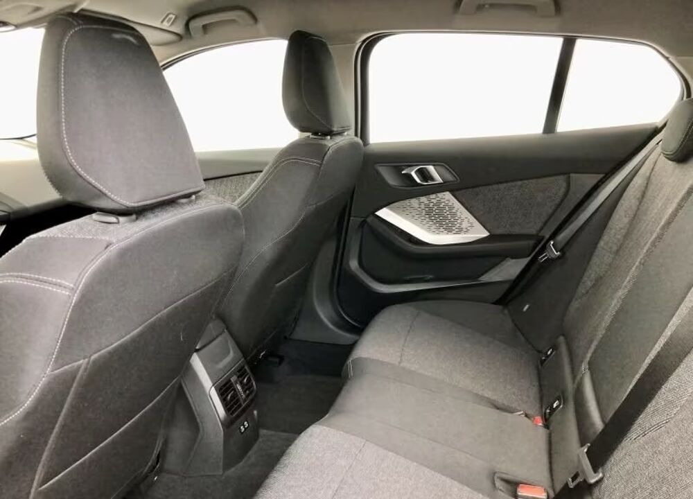 S&eacute;rie 1 120i 178 ch DKG7 Edition Sport 2025 occasion 85600 Montaigu