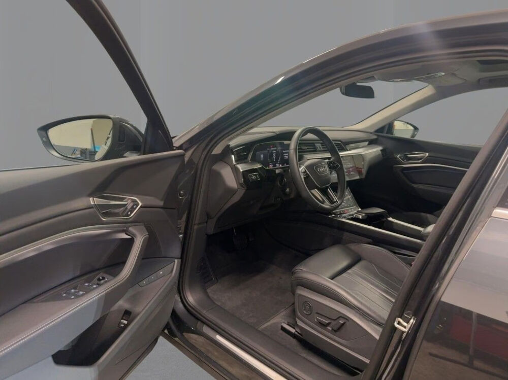 Q8 e-tron 55 408 ch 114 kWh Quattro Avus 2023 occasion 85600 Montaigu
