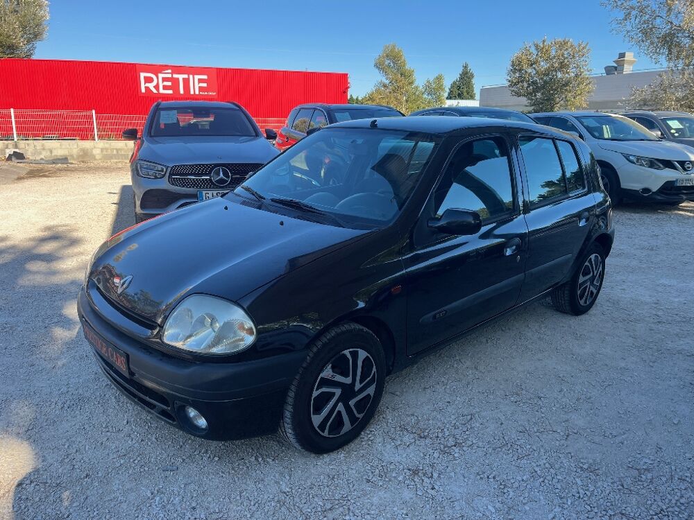 Clio 1.9 dti 80ch Moteur chang&eacute; 2000 occasion 84000 AVIGNON