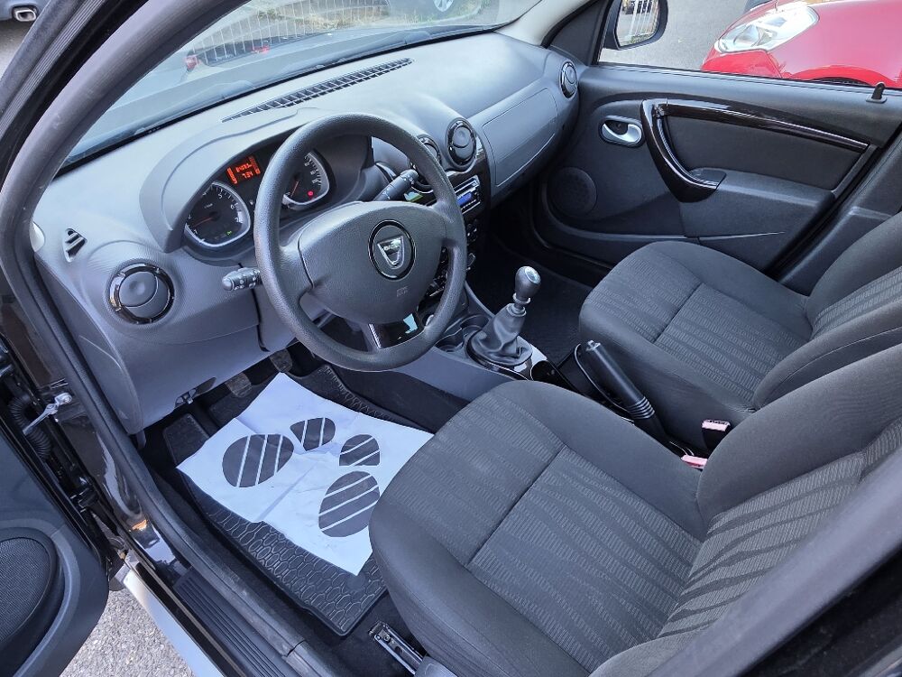 Duster 1.6 16v 105 4x4 Laur&eacute;ate 2010 occasion 38190 BERNIN
