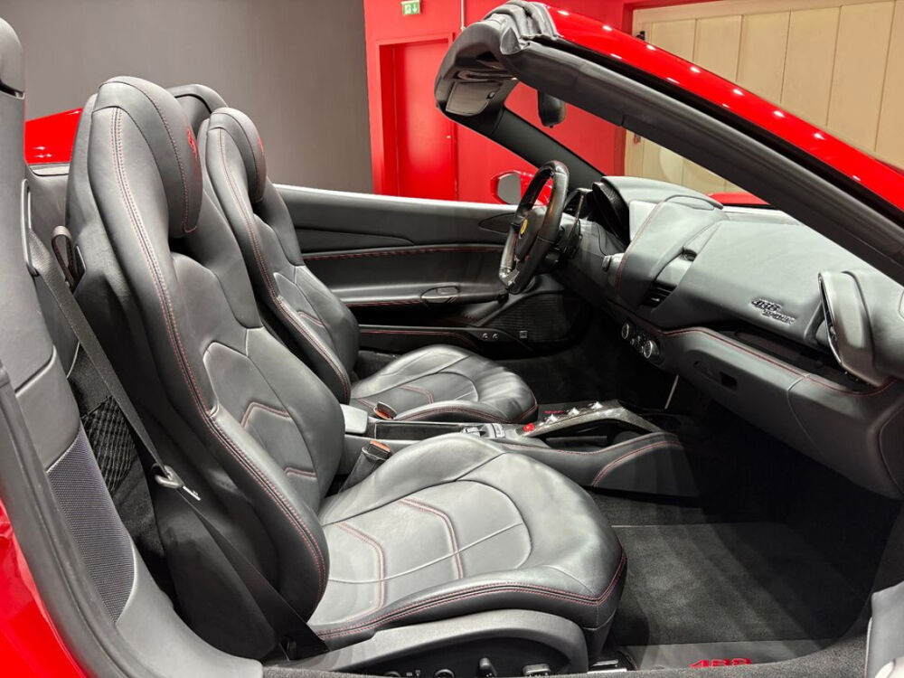 488 Spider 4.0 V8 670ch 2017 occasion 85600 Montaigu