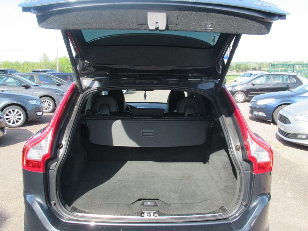 XC60 D5 AWD 215 ch Summum Geartronic A 2014 occasion 10410 Saint-Parres-aux-Tertres