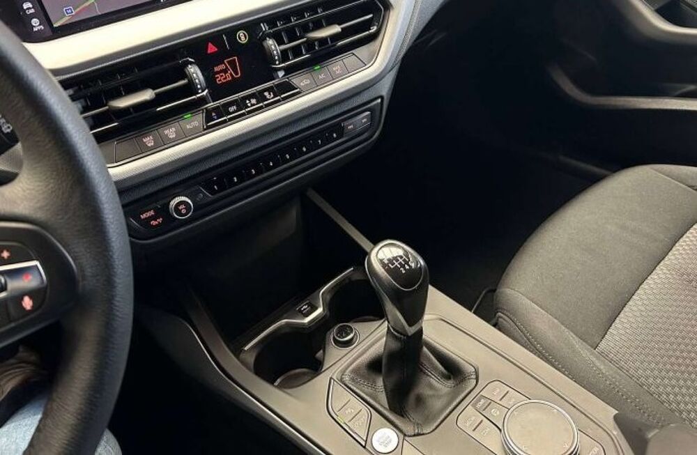 S&eacute;rie 1 116i 109ch CARPLAY/PARKSENSOR/DAB/GPSJA/GAR12MOIS 2023 occasion 59280 Armenti&egrave;res