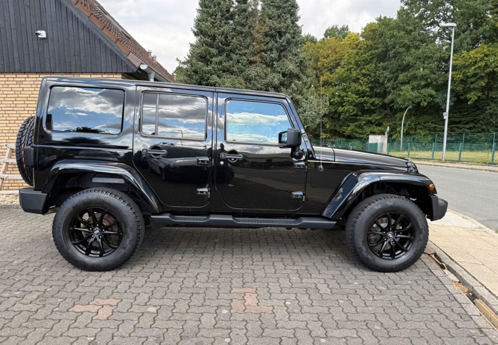 Wrangler 2.8 CRD 200 Unlimited Sahara BLACK BEAUTY 2014 occasion 85600 Montaigu