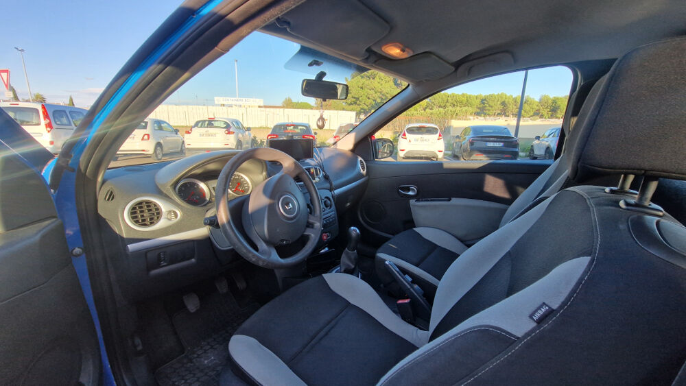 Clio CLIO III SOCIETE DCI 75 DERIV VP 2 PLACES 2012 occasion 66750 Saint-Cyprien