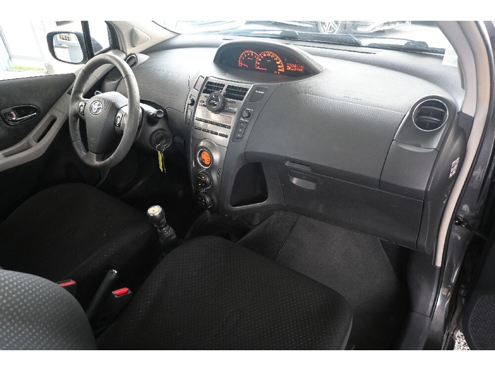 Yaris 1.4 - 90 D-4D Confort 2011 occasion 63800 Cournon-d'Auvergne
