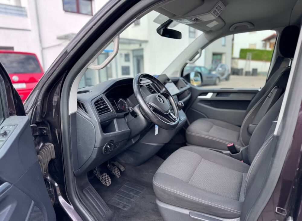 MULTIVAN Multivan 2.0 TDI 150 2017 occasion 85600 Montaigu