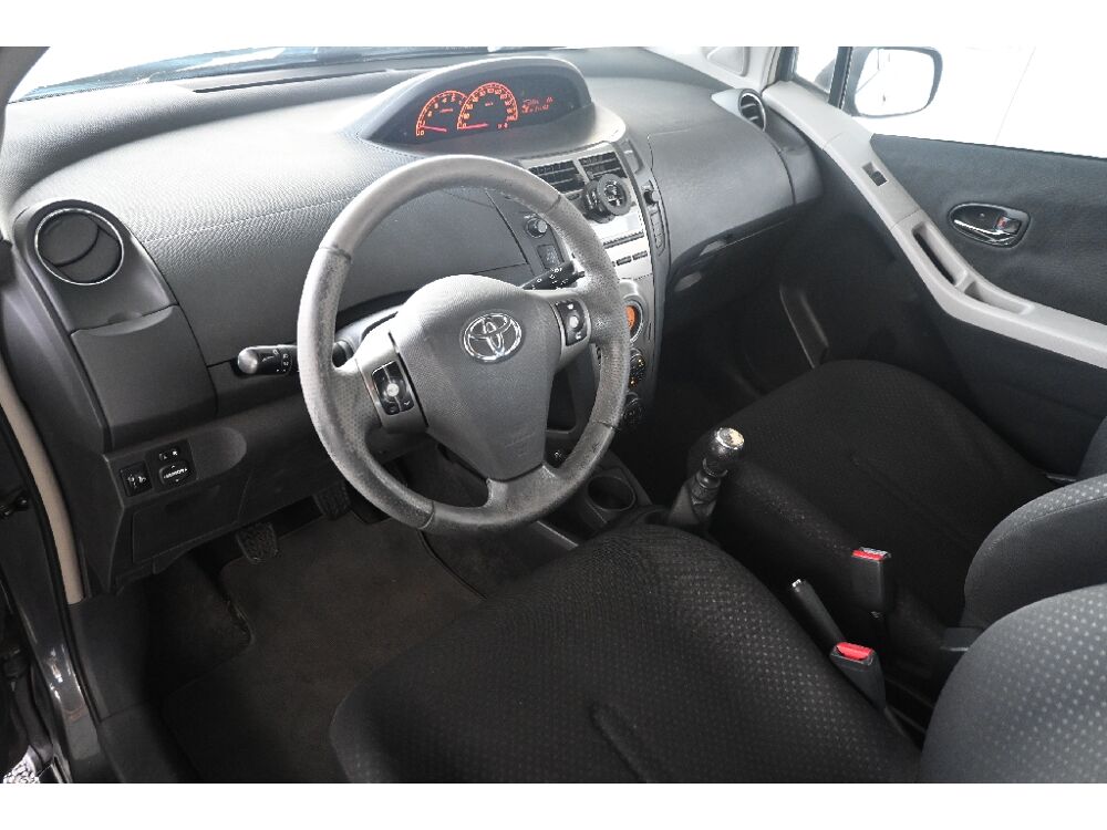 Yaris 1.4 - 90 D-4D Confort 2011 occasion 63800 Cournon-d'Auvergne