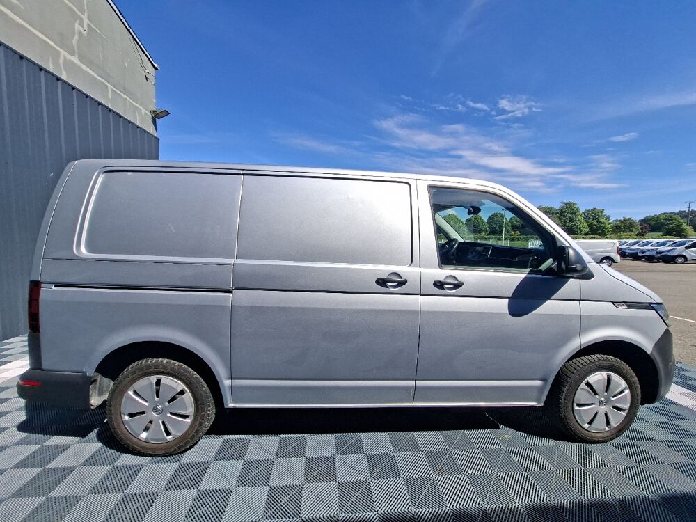 Transporter L1H1 2.0 TDI 110 BVM5 BUSINESS 2022 occasion 56700 Merlevenez