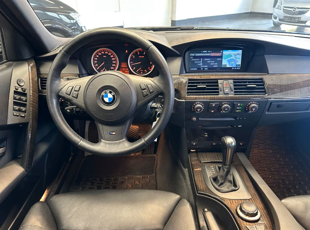 S&eacute;rie 5 550i pack M 2006 occasion 85600 Montaigu