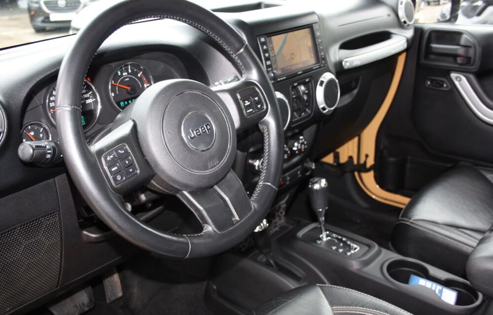 Wrangler 2.8 CRD 200 Unlimited Sahara A 2014 occasion 85600 Montaigu