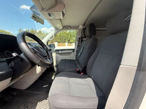 Transporter t6 TRANSPORTEUR LONG 2017 occasion 85600 Montaigu