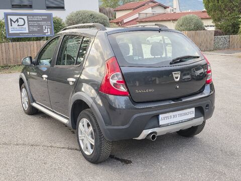 Sandero 1.6 MPI 85 Prestige 1&deg; main 2012 occasion 38190 BERNIN