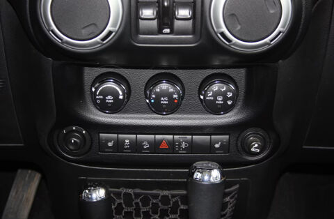Wrangler 2.8 CRD 200 Unlimited Sahara A 2014 occasion 85600 Montaigu