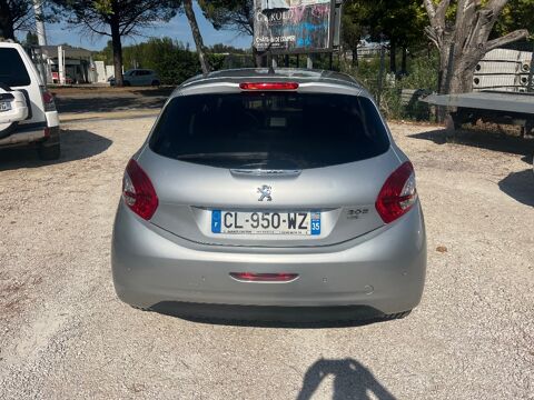 208 1.6 e-HDi 92ch F&eacute;line 2015 occasion 84000 AVIGNON