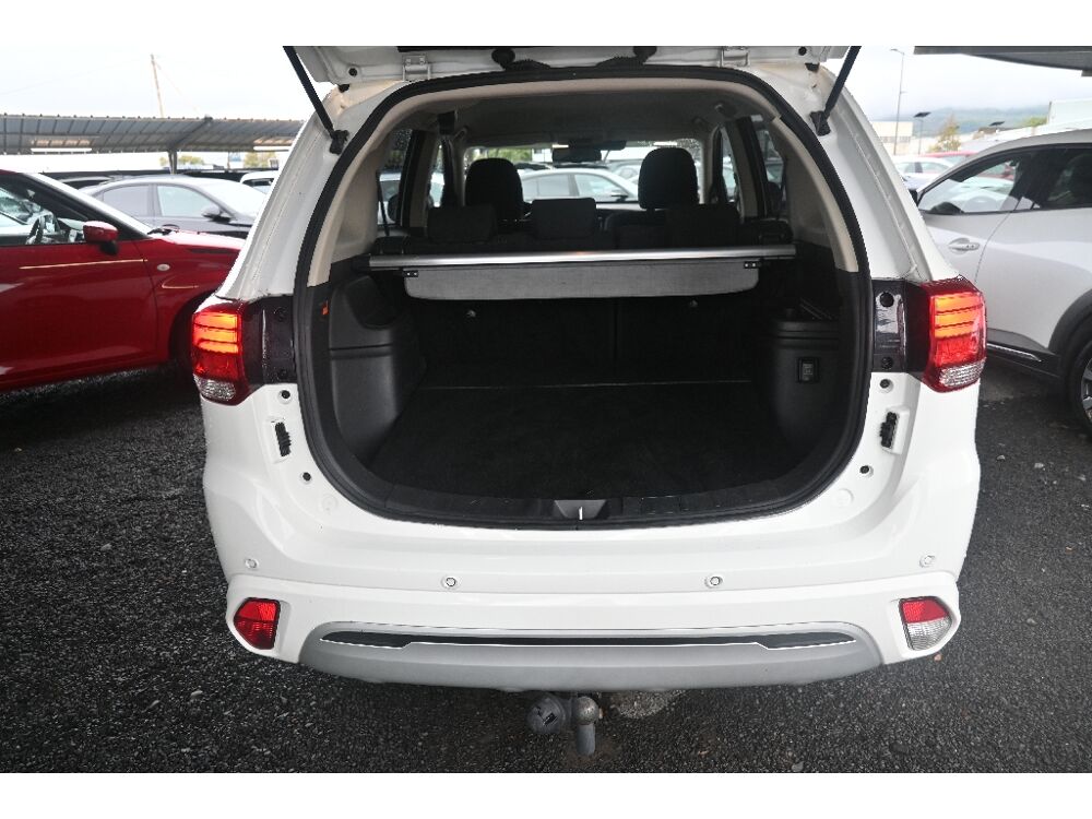 Outlander 2.4l PHEV Twin Motor 4WD Business 2019 occasion 63800 Cournon-d'Auvergne