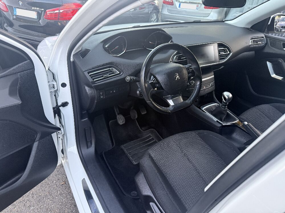 308 PureTech 110ch Style 2019 occasion 30000 N&icirc;mes