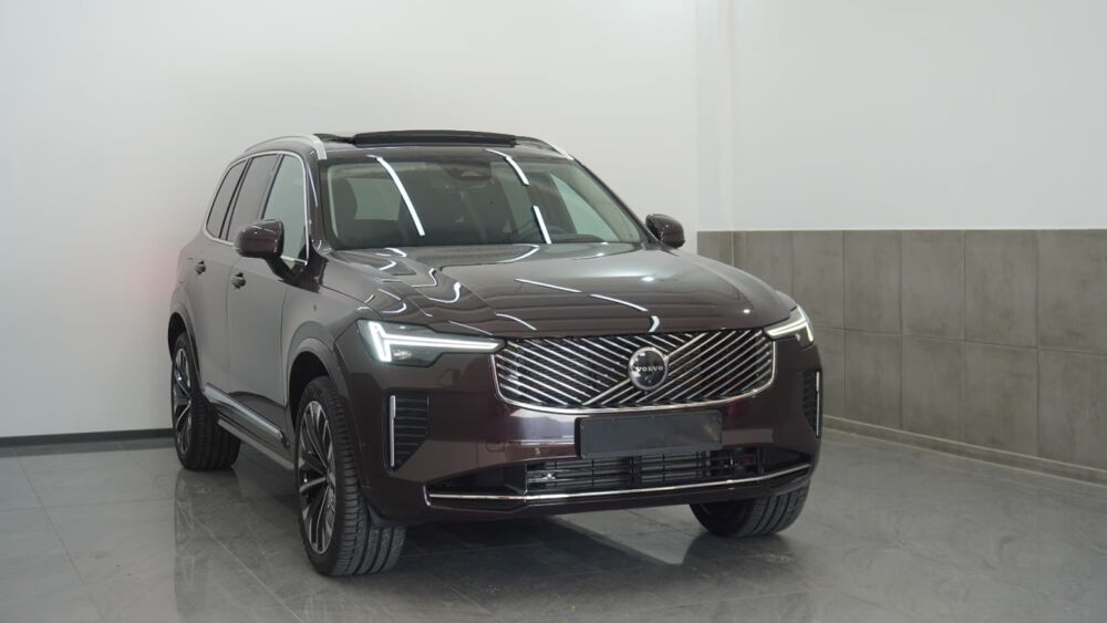XC90 T8 AWD Hybride Rechargeable 310+145 ch Geartronic 8 7pl 2025 occasion 85600 Montaigu