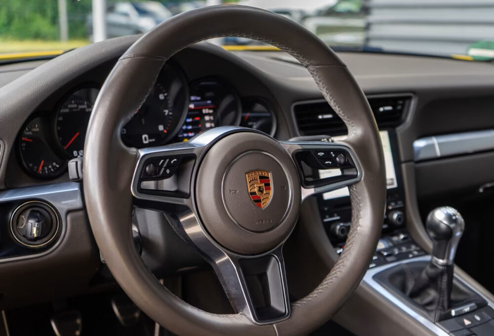 911 Carrera 3.2 911 Carrera Coup&eacute; 3.0i 370 2017 occasion 85600 Montaigu