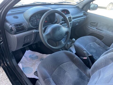 Clio 1.9 dti 80ch Moteur chang&eacute; 2000 occasion 84000 AVIGNON