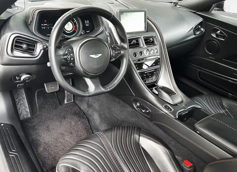 DB11 Coup&eacute; 5.2 Biturbo V12 Black Carbon 2017 occasion 85600 Montaigu