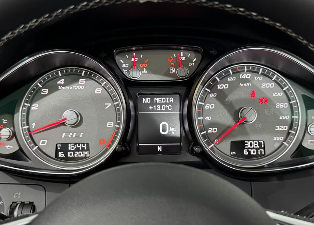 R8 Spyder V8 4.2 FSI 430 Quattro R-Tronic 2011 occasion 85600 Montaigu