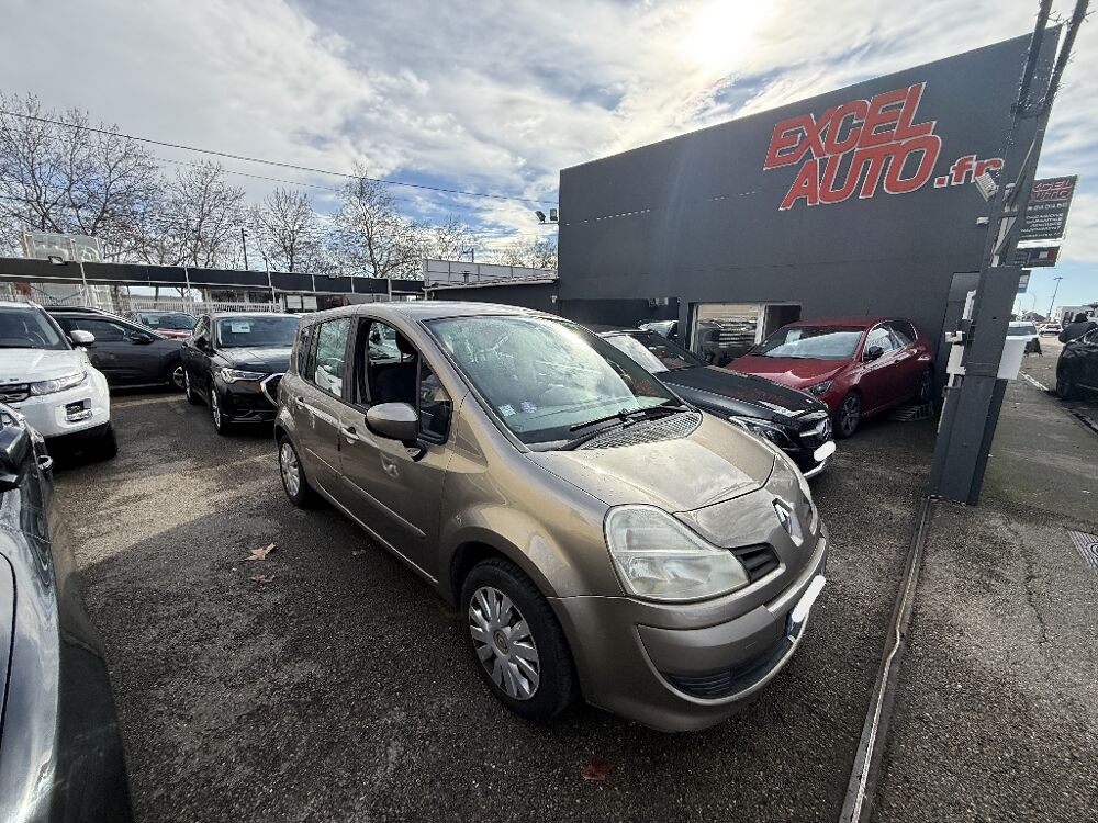 Modus 1.2 TCE 100 Dynamique 2011 occasion 30000 N&icirc;mes