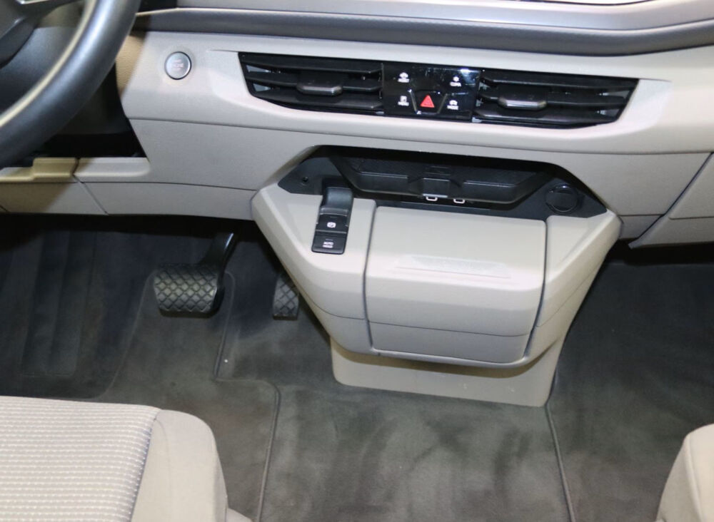 MULTIVAN Multivan 1.4 eHybrid 218 DSG6 kurz 2022 occasion 85600 Montaigu