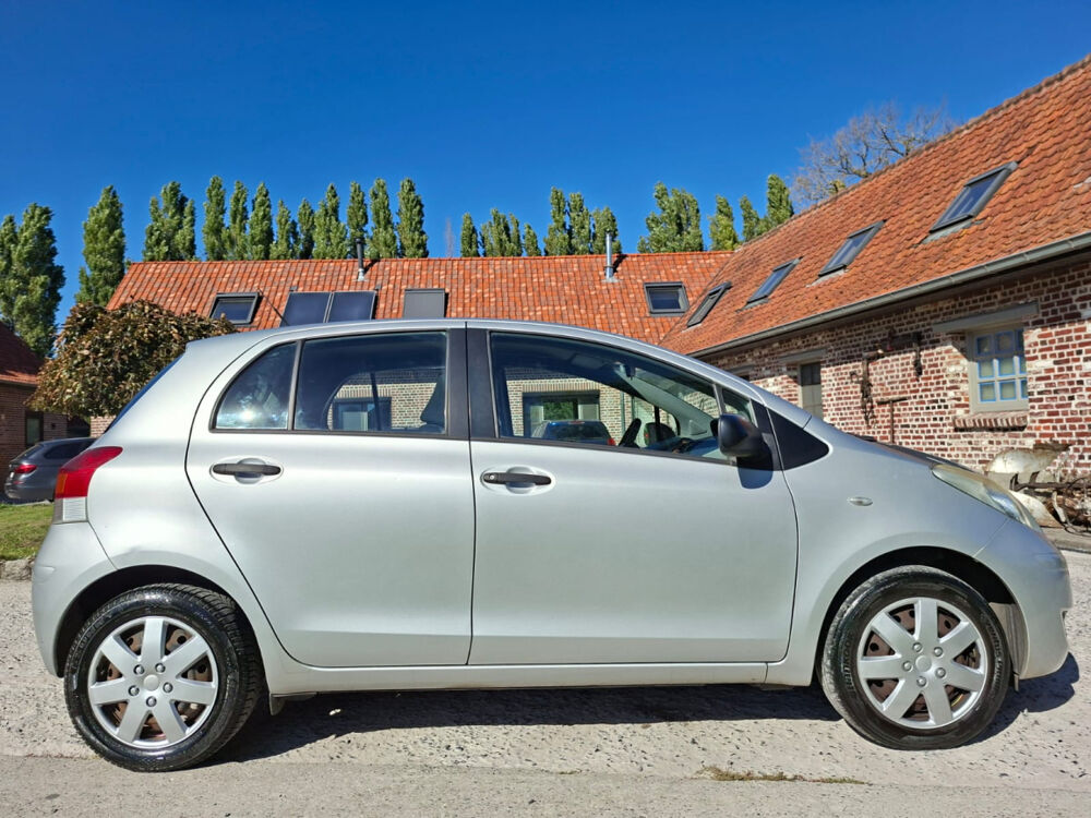 Yaris 1.3 VVT-i 100ch CHAINE/2MAIN/GAR3M 2009 occasion 59280 Armenti&egrave;res