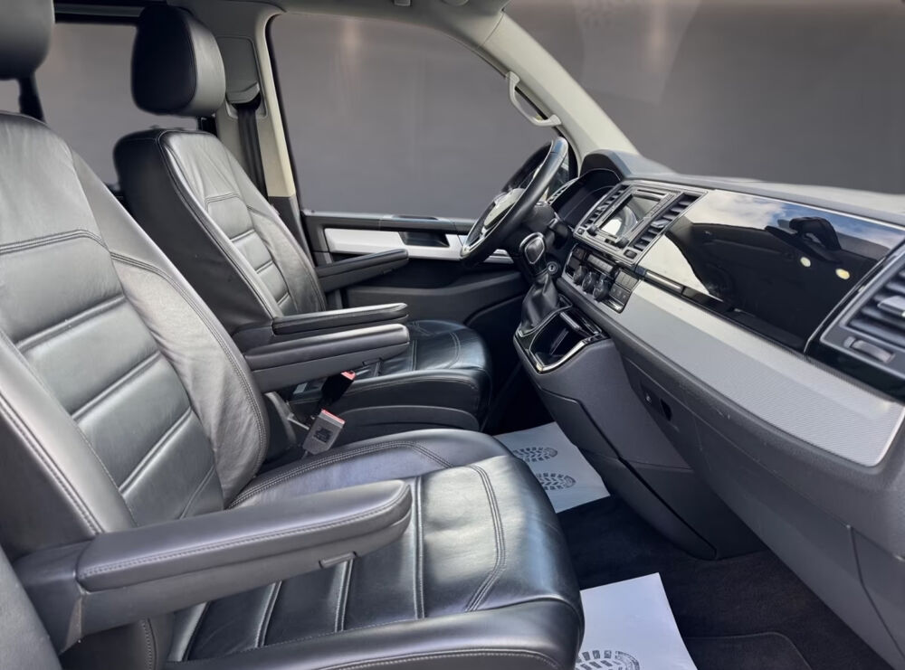 MULTIVAN Multivan 2.0 TDI 150 DSG7 HIGHLINE 2016 occasion 85600 Montaigu